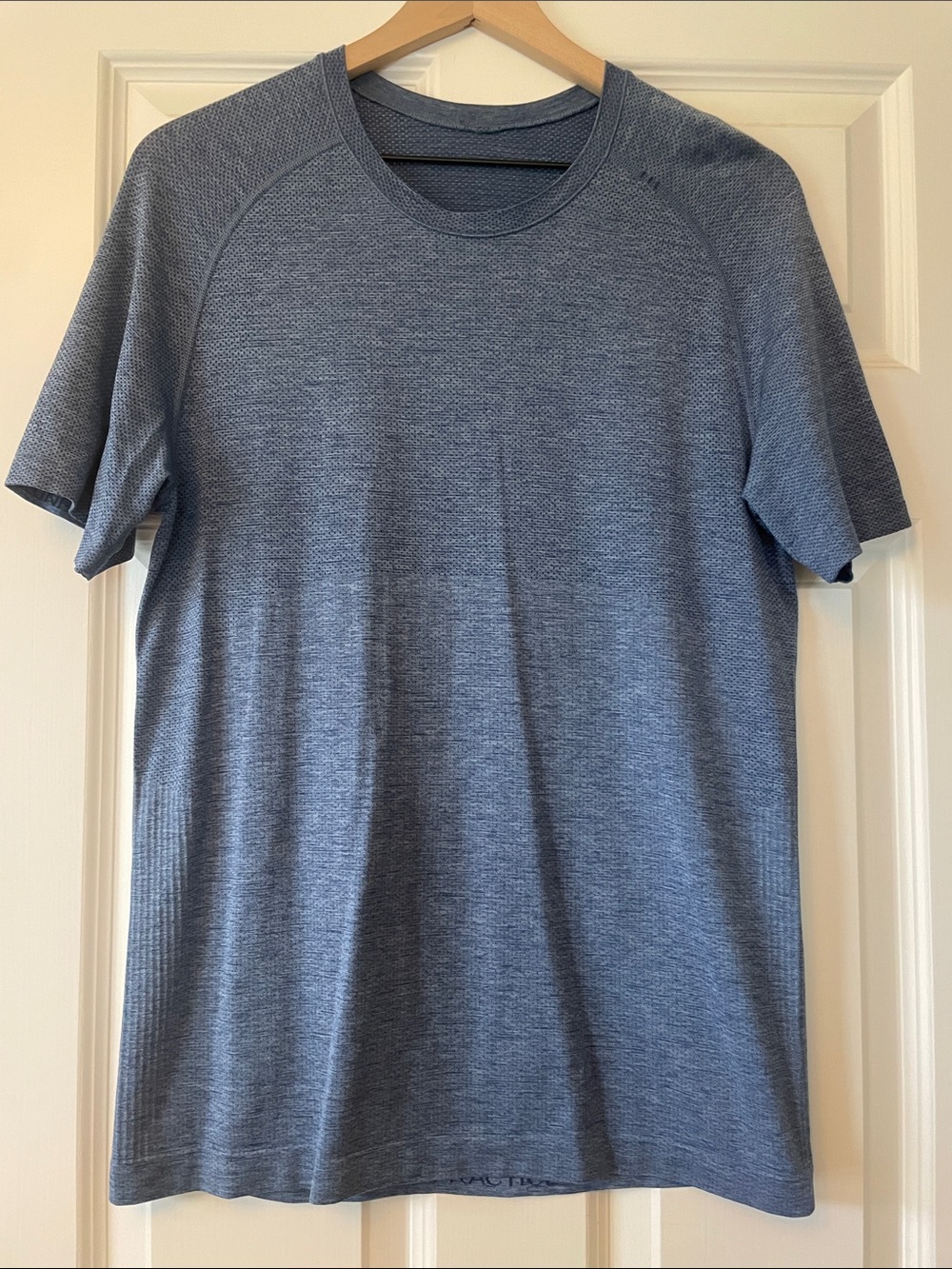 Luluemon Men's Blue metal vent tech Crew Neck T-Shirt